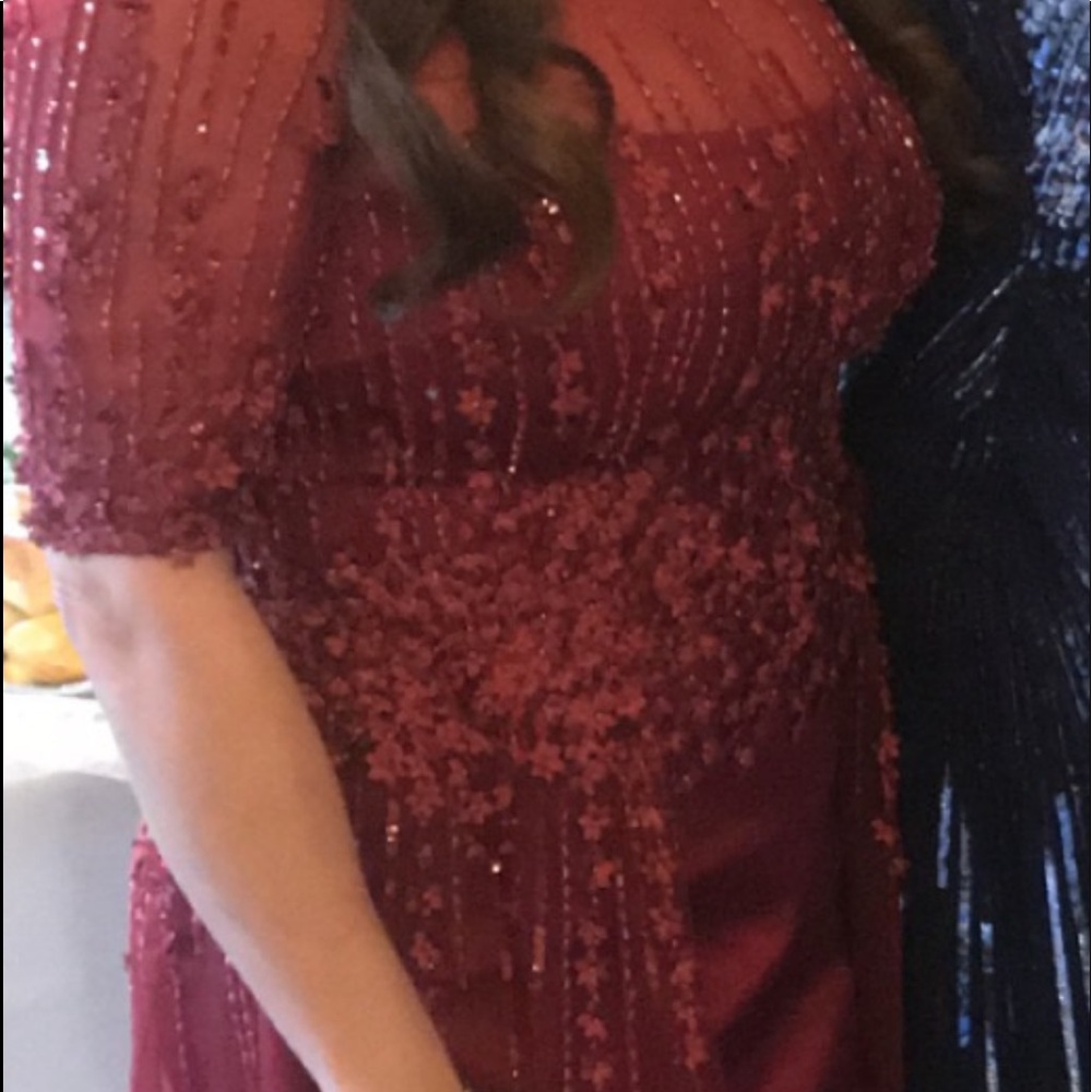 Long beautiful designer gown in a gorgeous dark wine color. - Picture 8 of 8